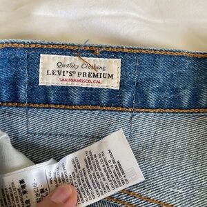 Levi’s women’s Jean shorts sz 28